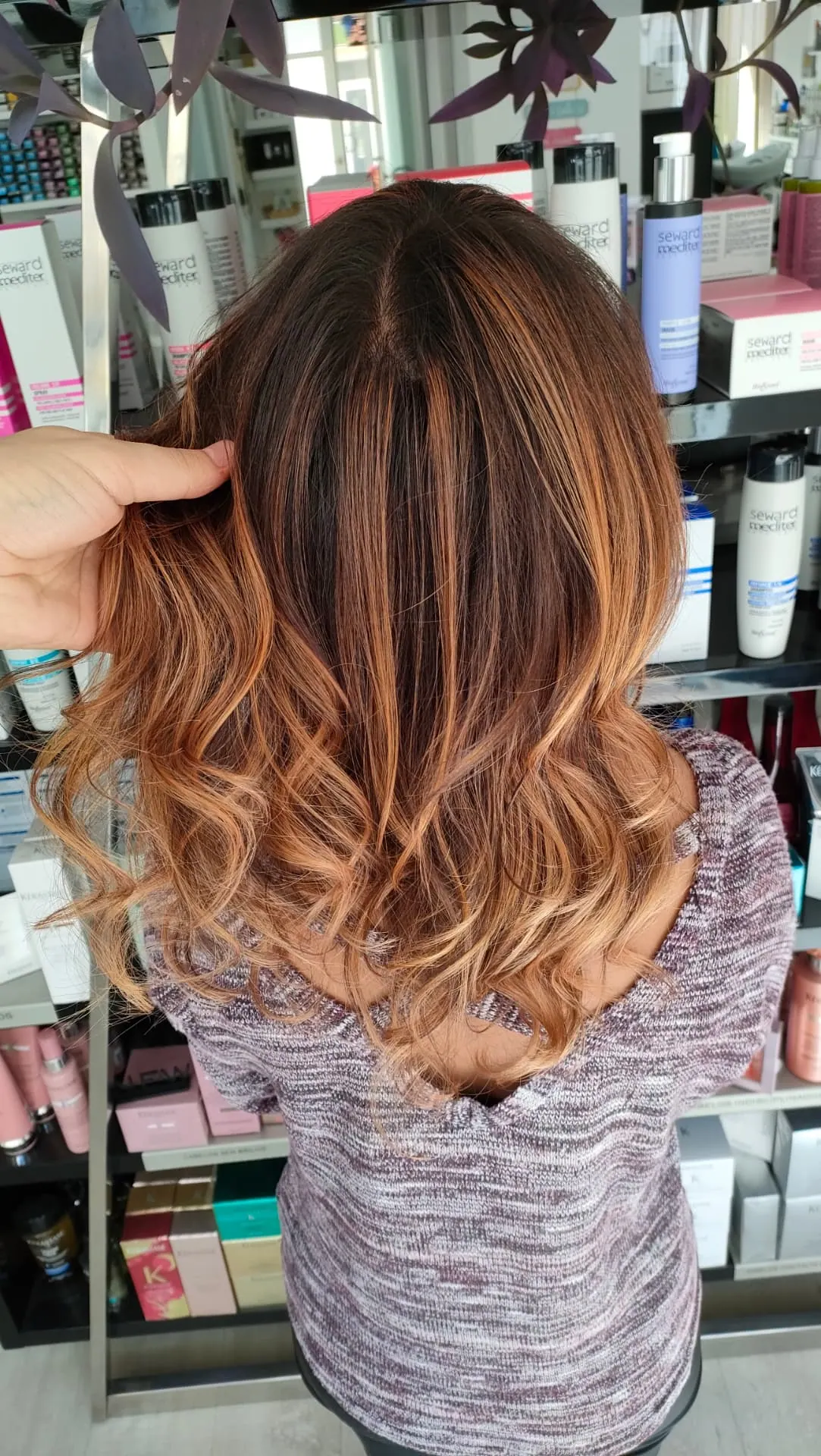 Balayage com iluminação personalizada realizado na Best Look